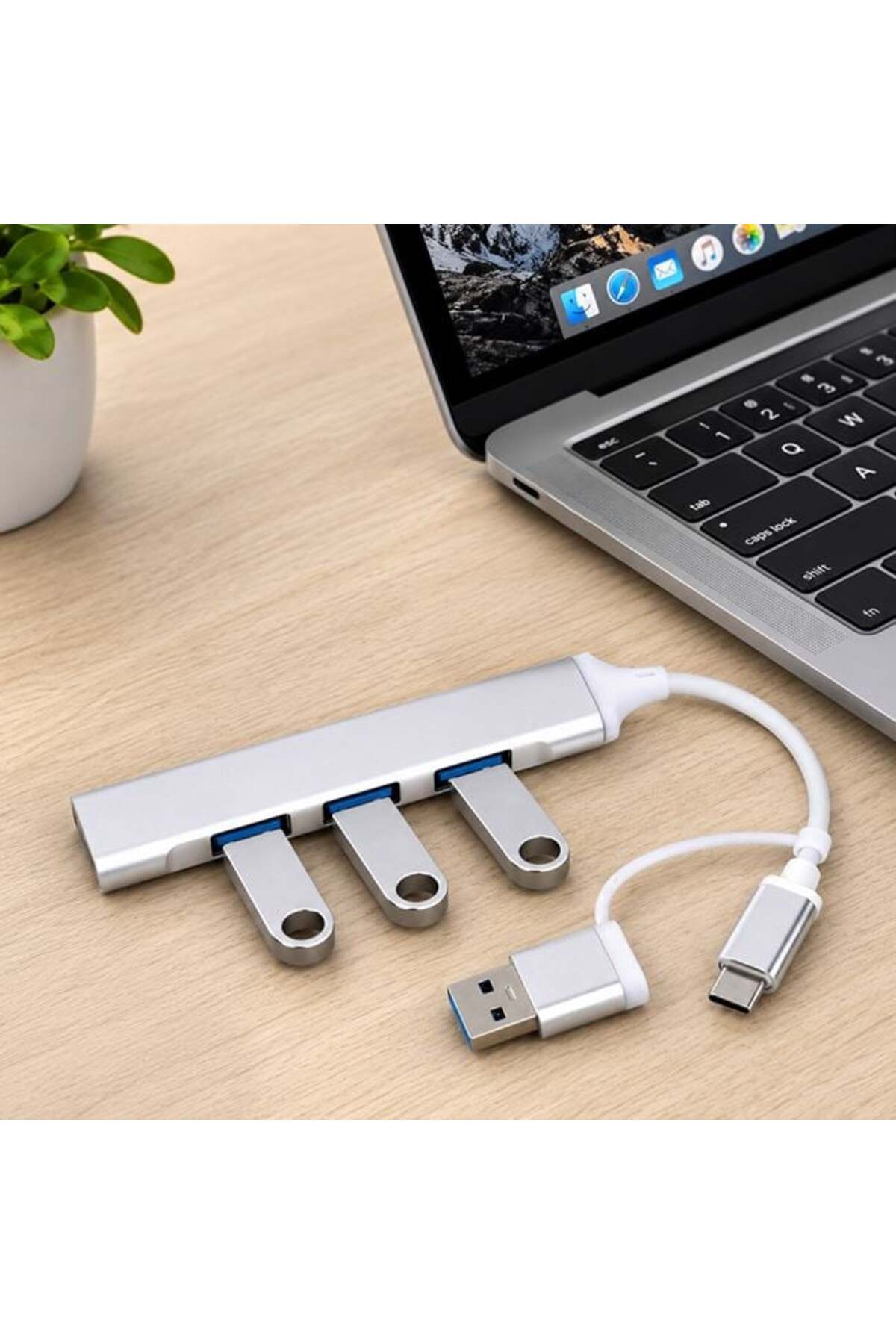Hub USB cu 4 Porturi, Intrare USB-C & USB